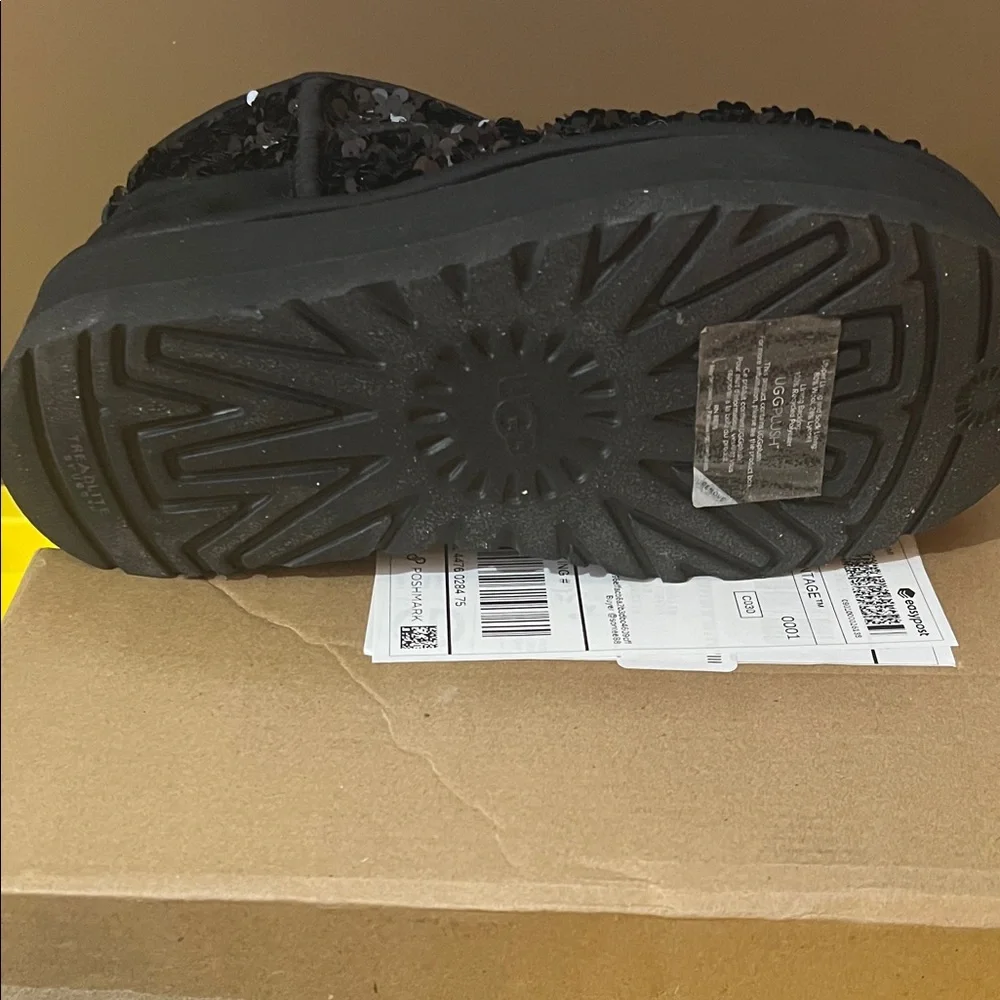 UGG Ultra Mini Chunky Platform Sequin Boots - Black Sz 8 - Picture 8 of 13